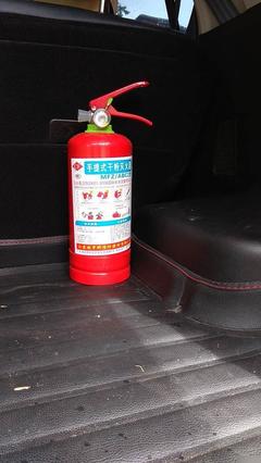 車(chē)載滅火器選購(gòu)與保養(yǎng)指南 如何選擇靠譜品牌并做好維修
